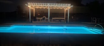 Chateau-Faverolle, 2 Private Bedrooms & pool