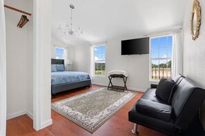 2 chambres, fer et planche à repasser, Wi-Fi, draps fournis