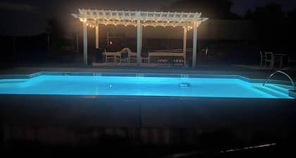 Chateau-Brahma, 2 private Bedrooms & pool
