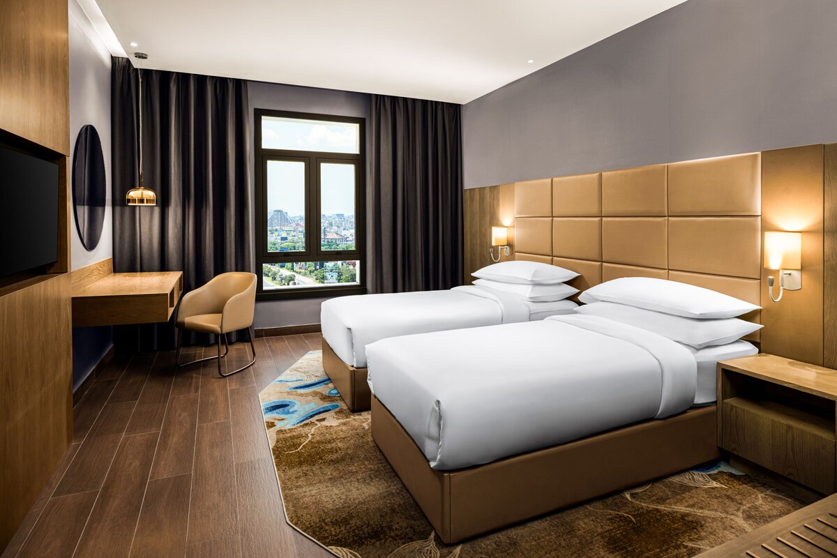 Standard Room, 2 Single Beds, City View | Bathroom | Slippers