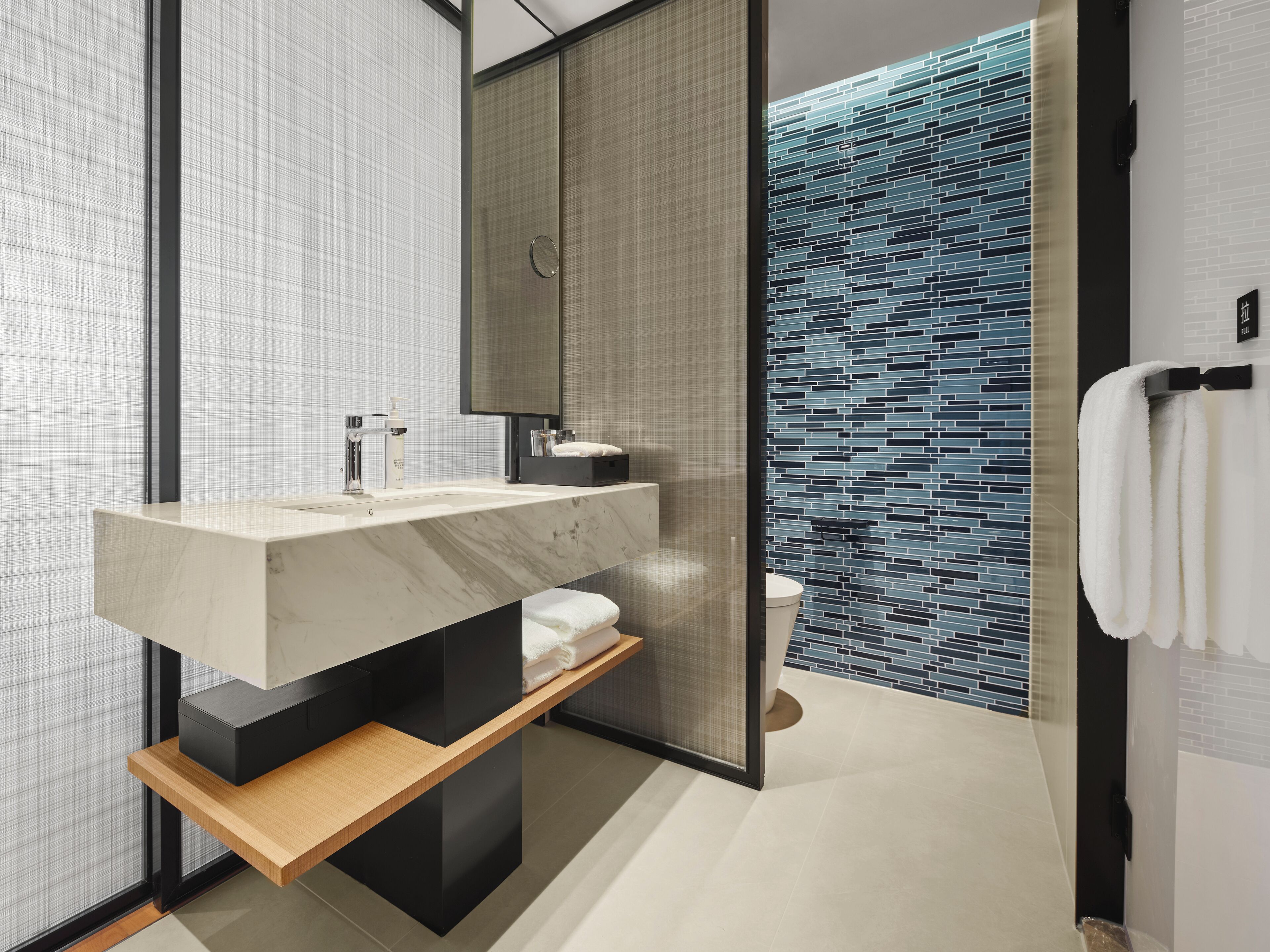 Standard Room, 1 King Bed, City View | Bathroom | Shower, rainfall showerhead, designer toiletries, hair dryer