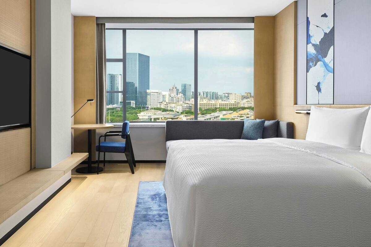 ห้องพัก, เตียงคิงไซส์ 1 เตียง | ผ้านวมขนเป็ด, เตียงพร้อมฟูกเสริมที่นอน, มิ  นิบาร์ฟรี, ตู้นิรภัยในห้องพัก