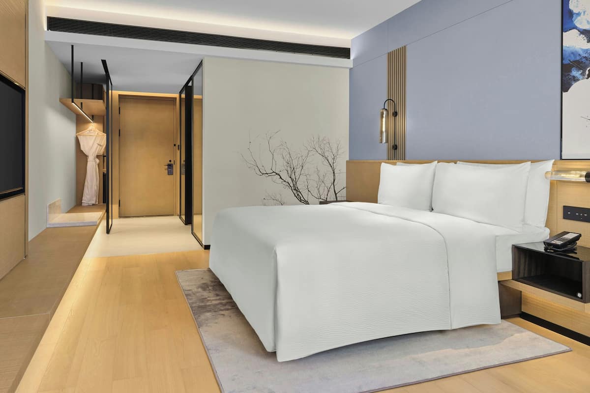 Chambre Supérieure, 1 très grand lit, vue ville