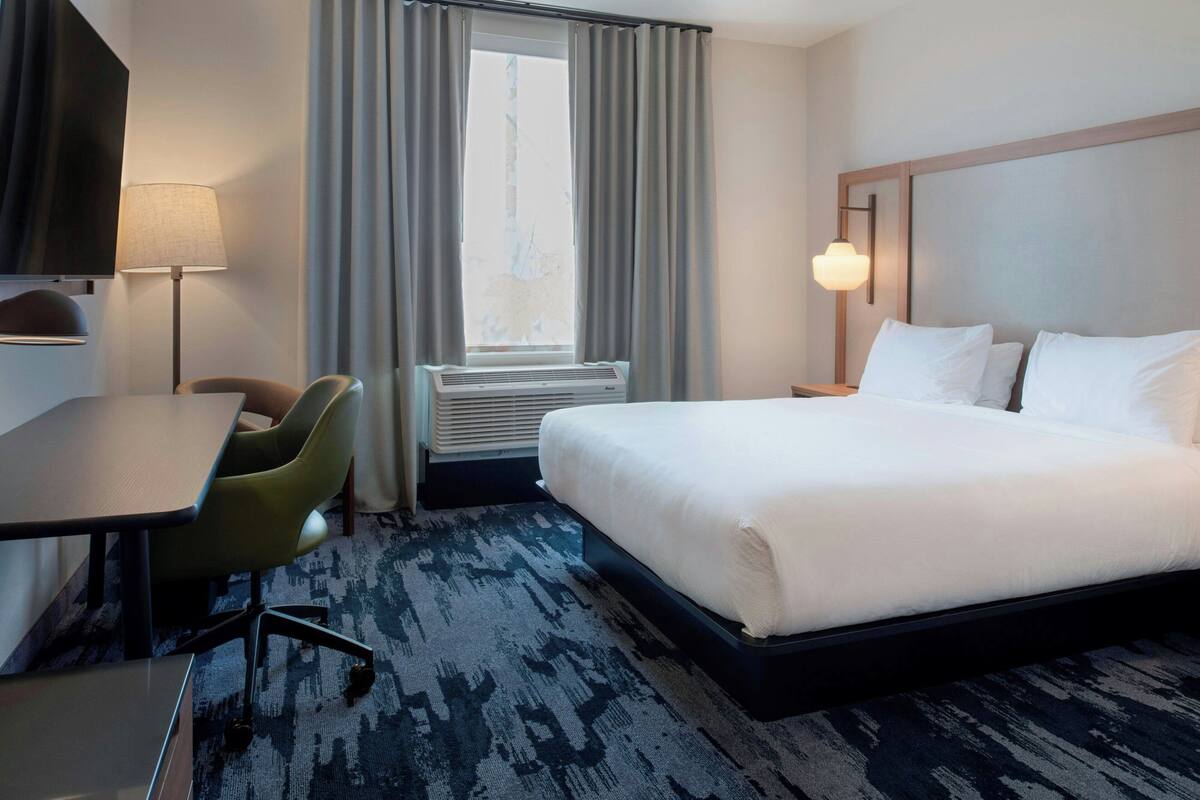 Standard Room, 1 King Bed