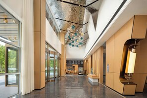 Lobby - Fairfield By Marriott Qingdao West Coast (Qingdao)