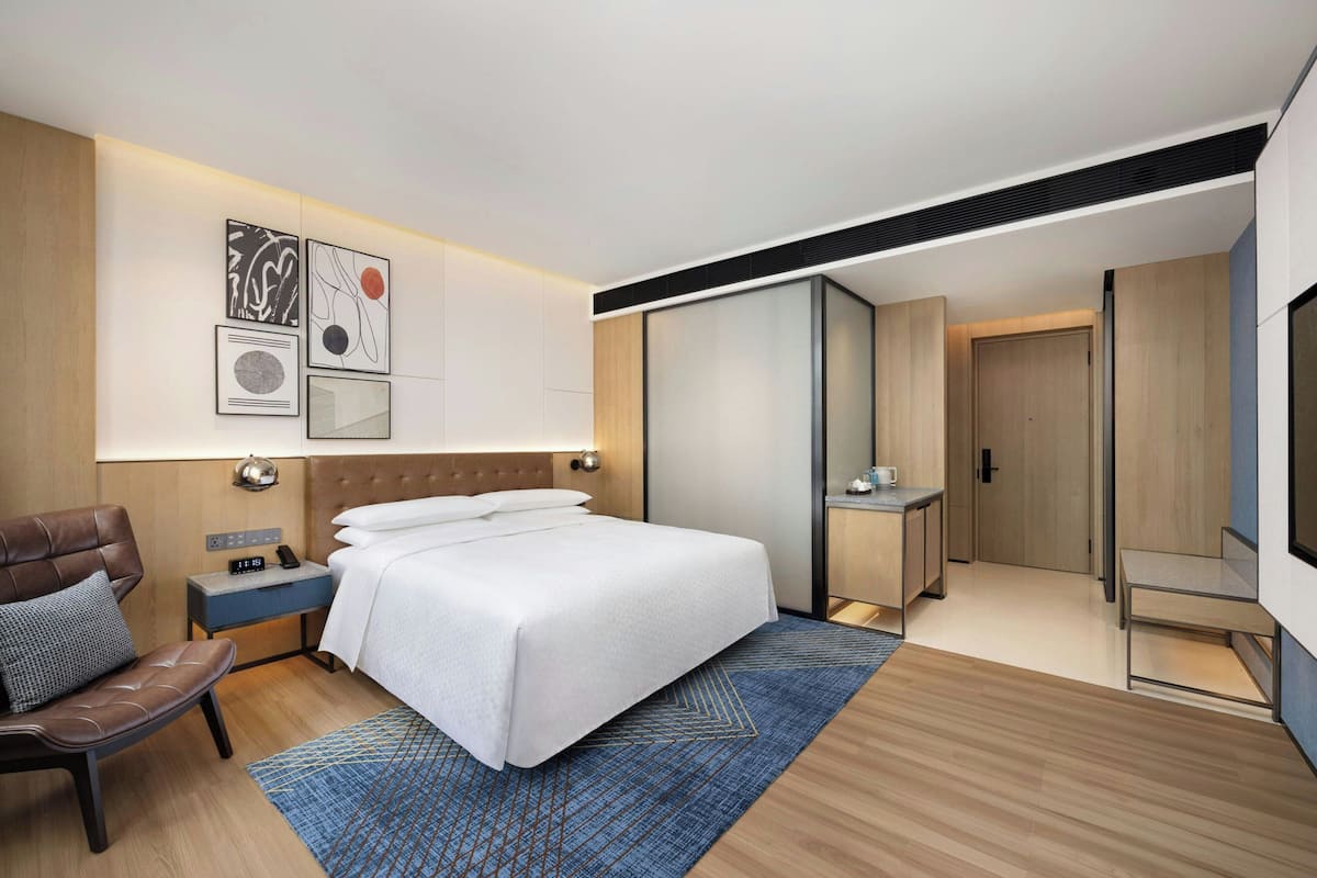 Superior Room, 1 King Bed