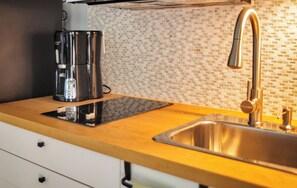 Private kitchen - Poolside Studio near Hard Rock Stadium (Miramar)