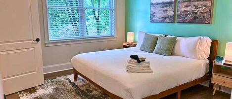 Apartamento clássico, 2 quartos | Escrivaninha, ferros/tábuas de passar roupa, Wi-Fi de cortesia