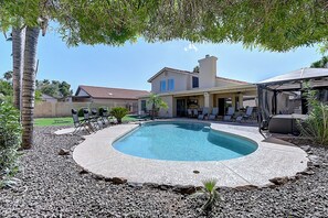 Piscine extérieure, piscine chauffée