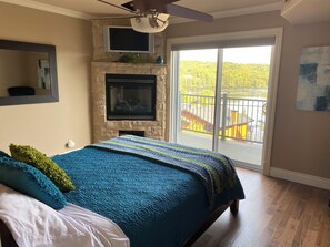 5 Schlafzimmer, Schreibtisch, Bügeleisen/Bügelbrett, Reisekinderbett