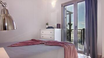 2 bedrooms, internet, bed sheets