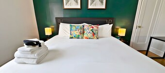 Perfectly Located 1BR - Hinman D2