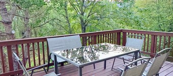 Cozy 3BR townhome with parking near Dulles Airport