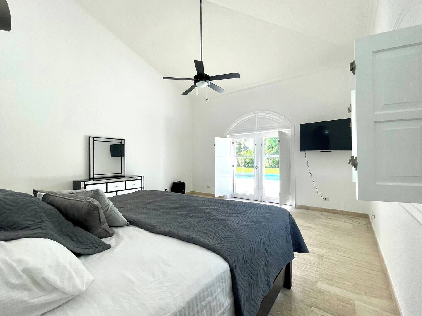 4 quartos, ferros/tábuas de passar roupa, Wi-Fi, roupa de cama
