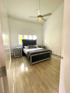 4 chambres, fer et planche Ă repasser, Wi-Fi, literie fournie