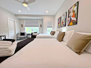 Apartament familiar, 4 dormitoris, pati, vistes al llac | Escriptori, planxa i posts de planxar i wifi gratuïta 