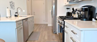 4BR Townhouse with Parking - WV rep 3