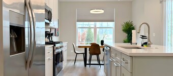 4BR Townhouse with Parking - WV rep 3