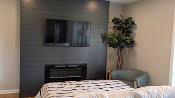 1 bedroom, desk, iron/ironing board, free WiFi