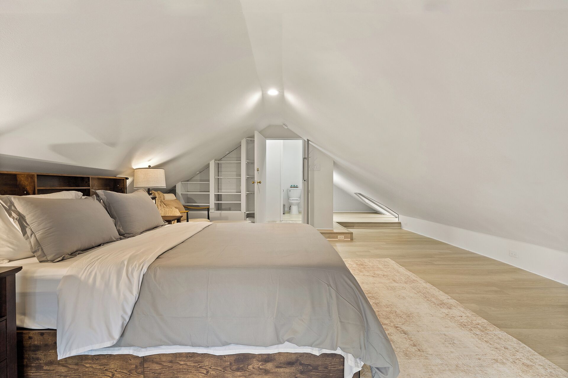 1 bedroom, desk, iron/ironing board, Internet