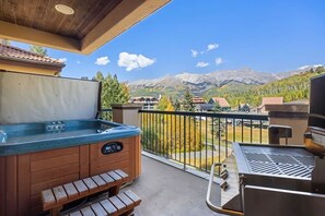 Tina de hidromasaje al aire libre