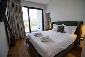 2 多间卧室、办公桌、熨斗/熨衣板、旅行婴儿床