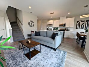 Premier Apartment, Patio, Lake View | Living area