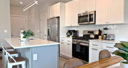 Modern 4BR with Parking - WV rep 4