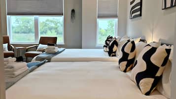 Premier Apartment, Patio, Lake View | Desk, iron/ironing board, free WiFi