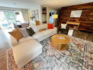 Smart TV, video games - Stay & Play - Walk to lake & short drive to slopes (Boyne City)