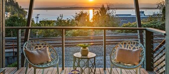 Luxury Waterview Home l Work-Friendly Retreat