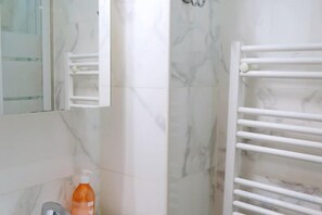 Unclassified image, 2 of 17, button - Chic & Modern Studio in Centre Paris Rambuteau (Paris)