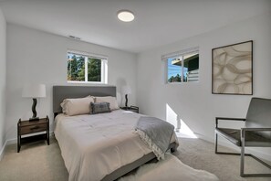 4 室のベッドルーム、アイロン / アイロン台、WiFi、ベッドシーツ