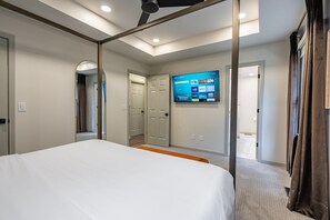 3 bedrooms, iron/ironing board, free WiFi, bed sheets