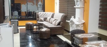 Modern, spacious and thematic apartment in uyuni-bolivia