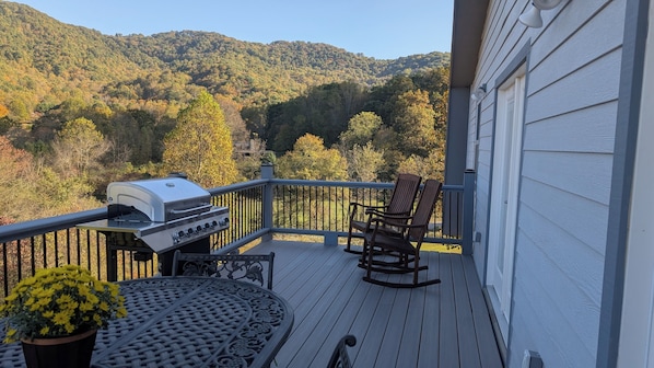 تناول الطعام بالخارج