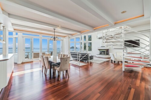 Waterfront Retro Retreat - Amazing SF Getaway