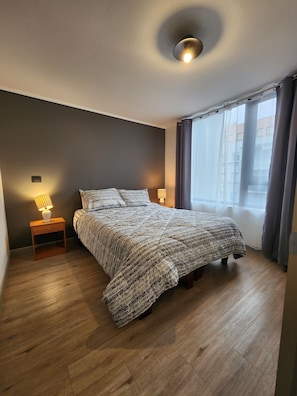 2 bedrooms, iron/ironing board, WiFi, bed sheets