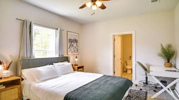 3 chambres, bureau, fer et planche à repasser, accès au Wi-Fi (inclus)