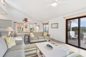 Fernseher, Tischfußball