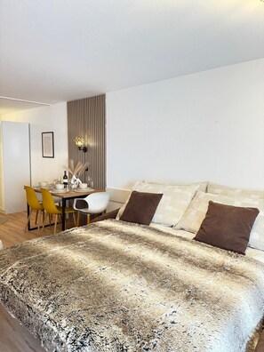 1 bedroom, iron/ironing board, internet, bed sheets - Holiday Leukerbad Mountain Nature Free Parking and WiFi (Leukerbad)