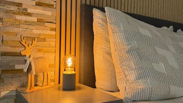 1 bedroom, iron/ironing board, internet, bed sheets