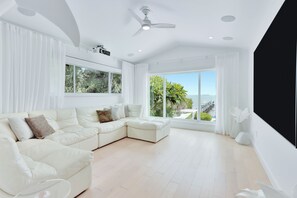 تلفزيون، كُتُب