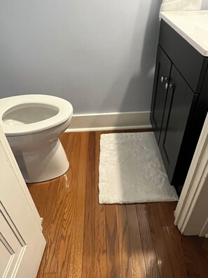 Poreamme, pyyhkeet, saippua, vessapaperi