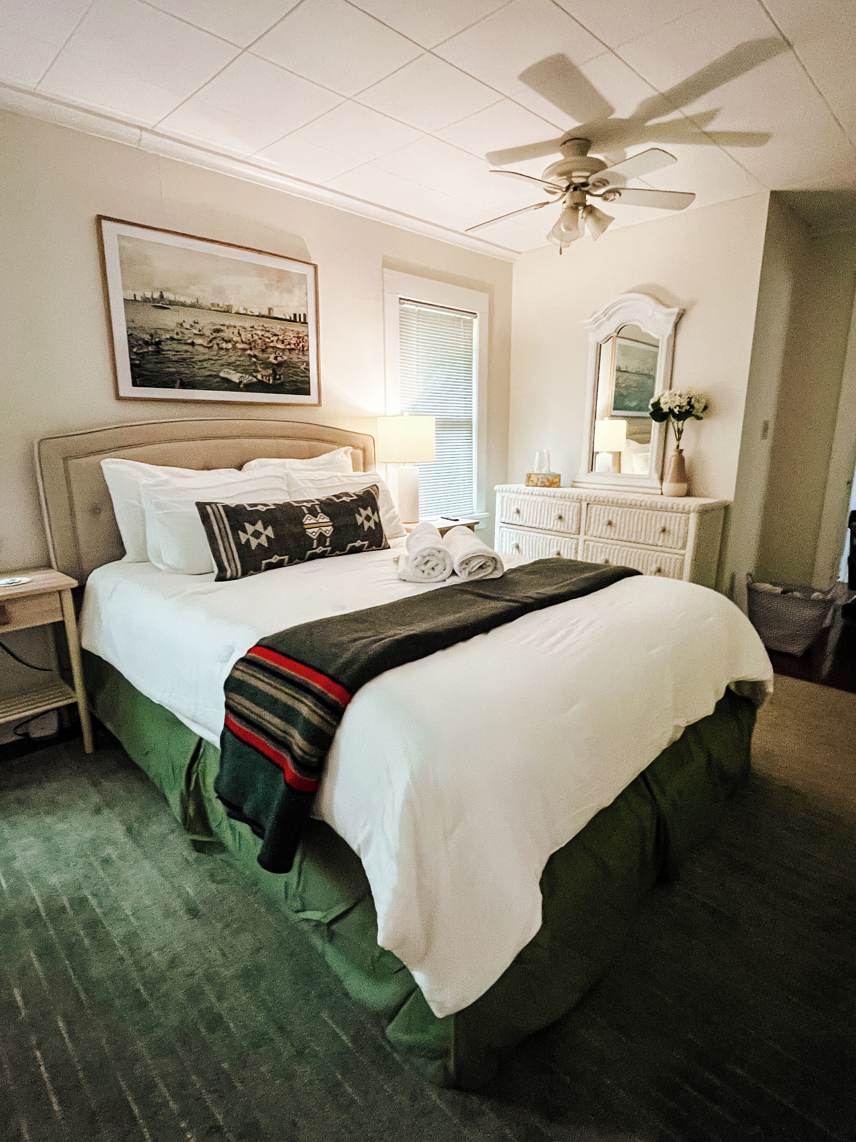 3 bedrooms, iron/ironing board, travel crib, free WiFi