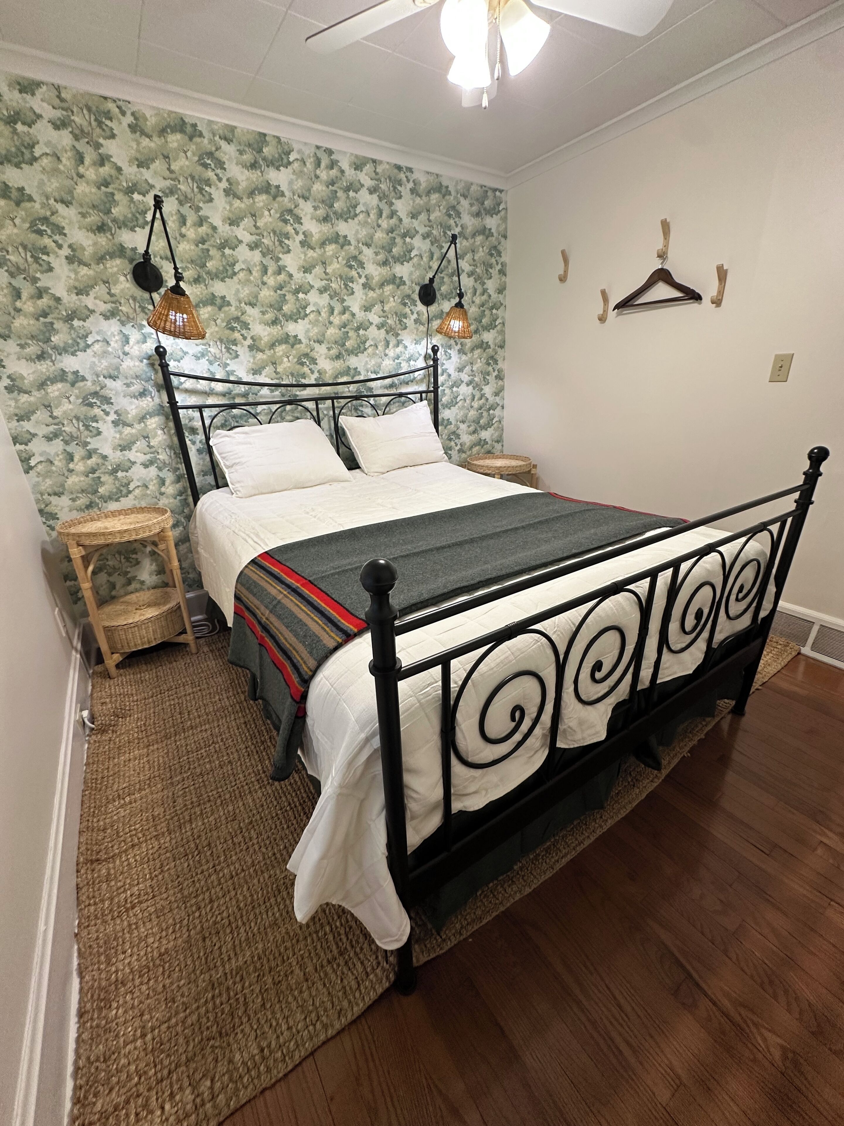 3 bedrooms, iron/ironing board, travel crib, free WiFi
