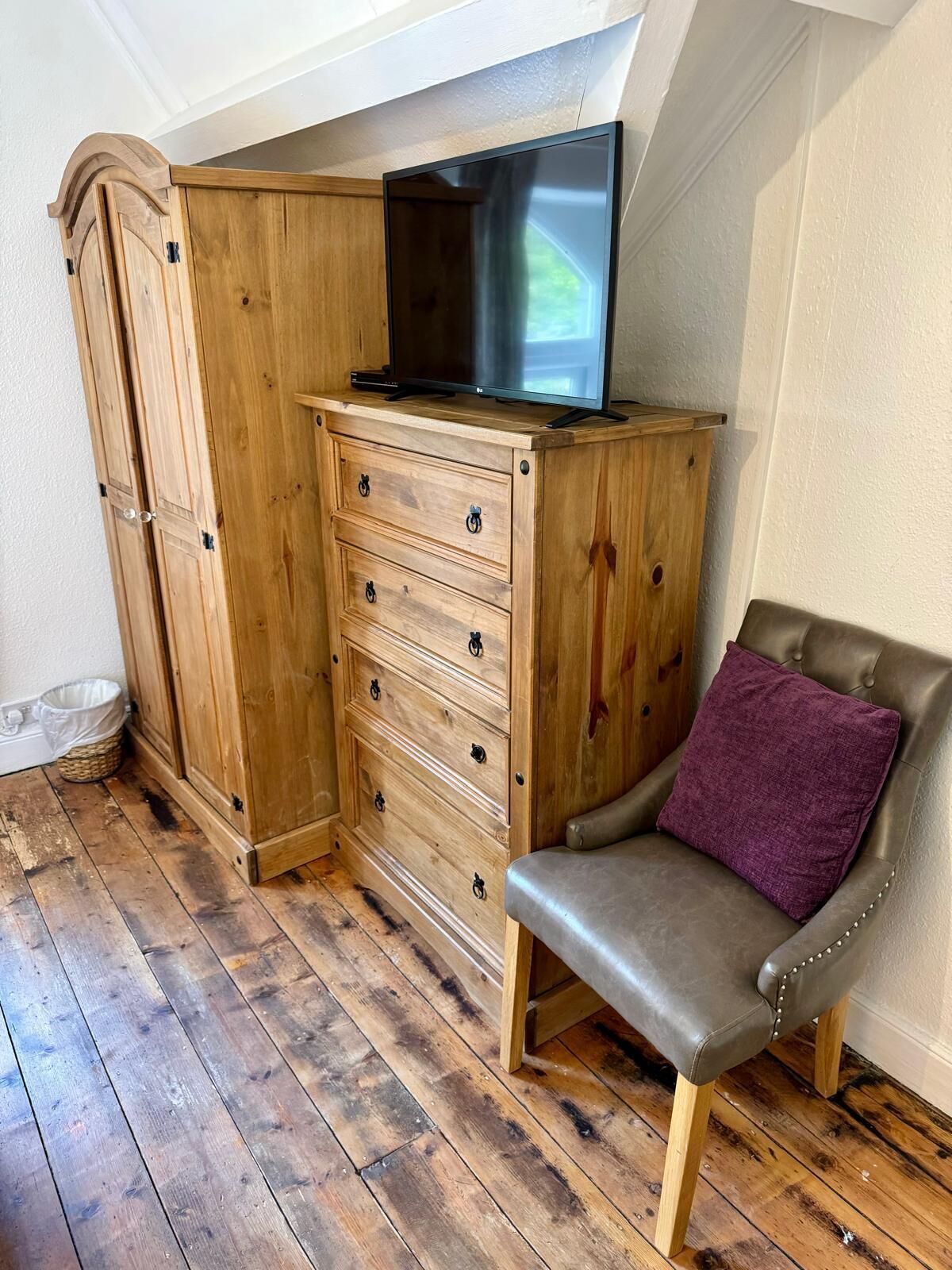 Double Room (Room 10) | Individually decorated