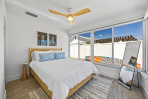 3 chambres, fer et planche à repasser, Wi-Fi, draps fournis