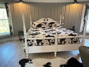 2 bedrooms, iron/ironing board, WiFi, bed sheets - Grain bin home 9 minutes to Lynchburg and Liberty (Rustburg)