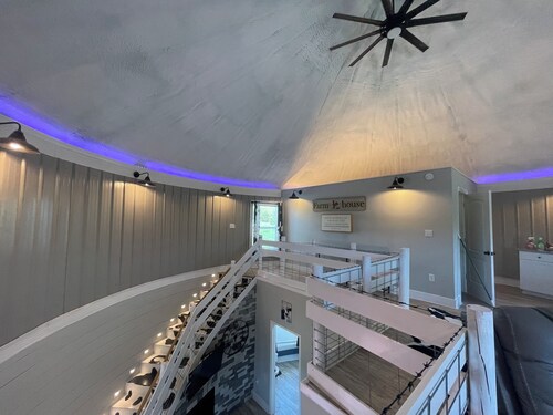 Grain bin home 9 minutes to Lynchburg and Liberty